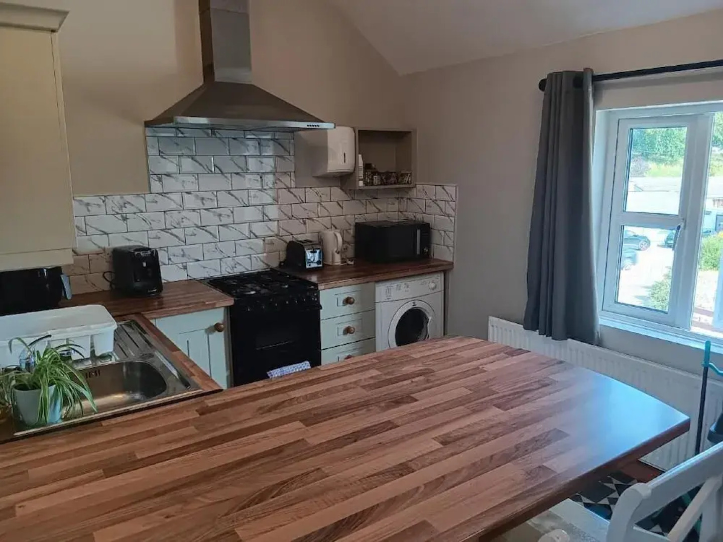 Mattys Pub & Apartments