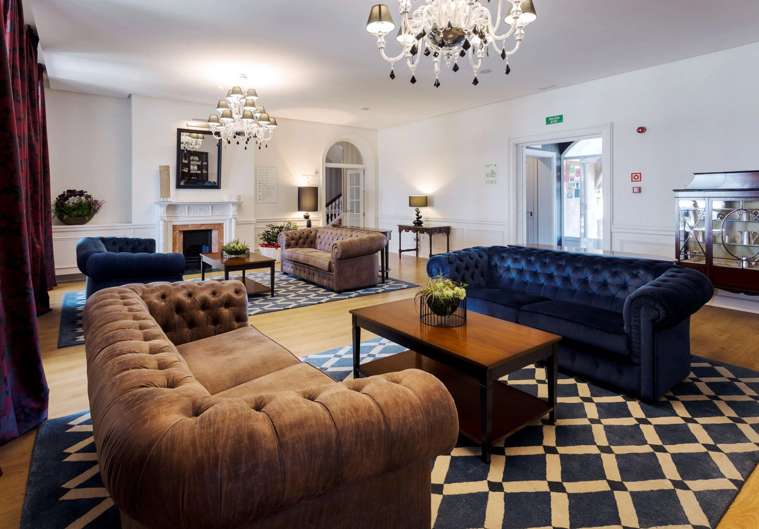 Отель Catalonia Reina Victoria