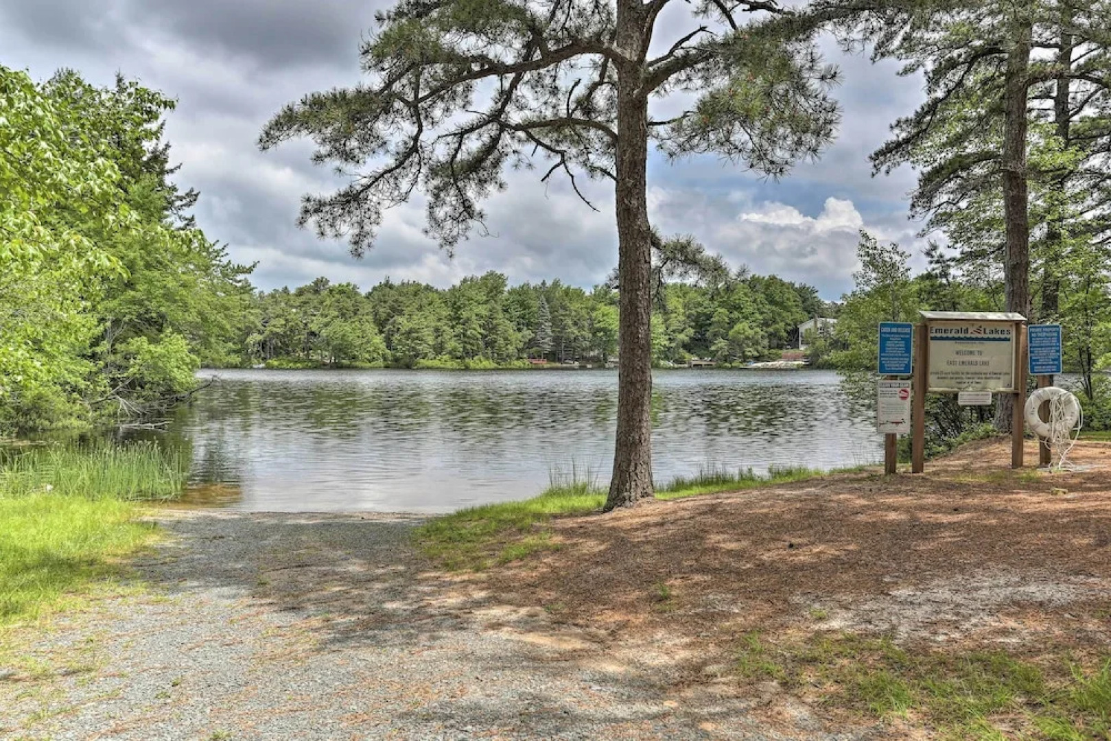 Fire Pit & Community Beach: Poconos Getaway!