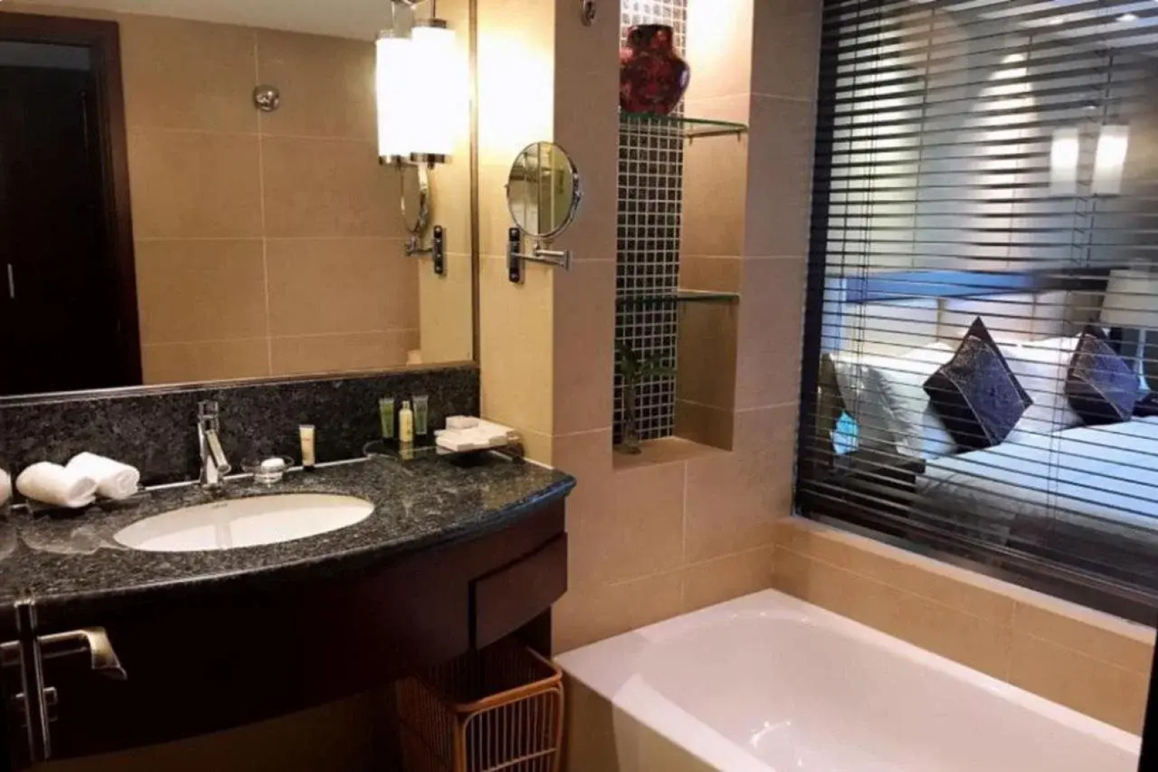 Jinjiang West Capital International Hotel