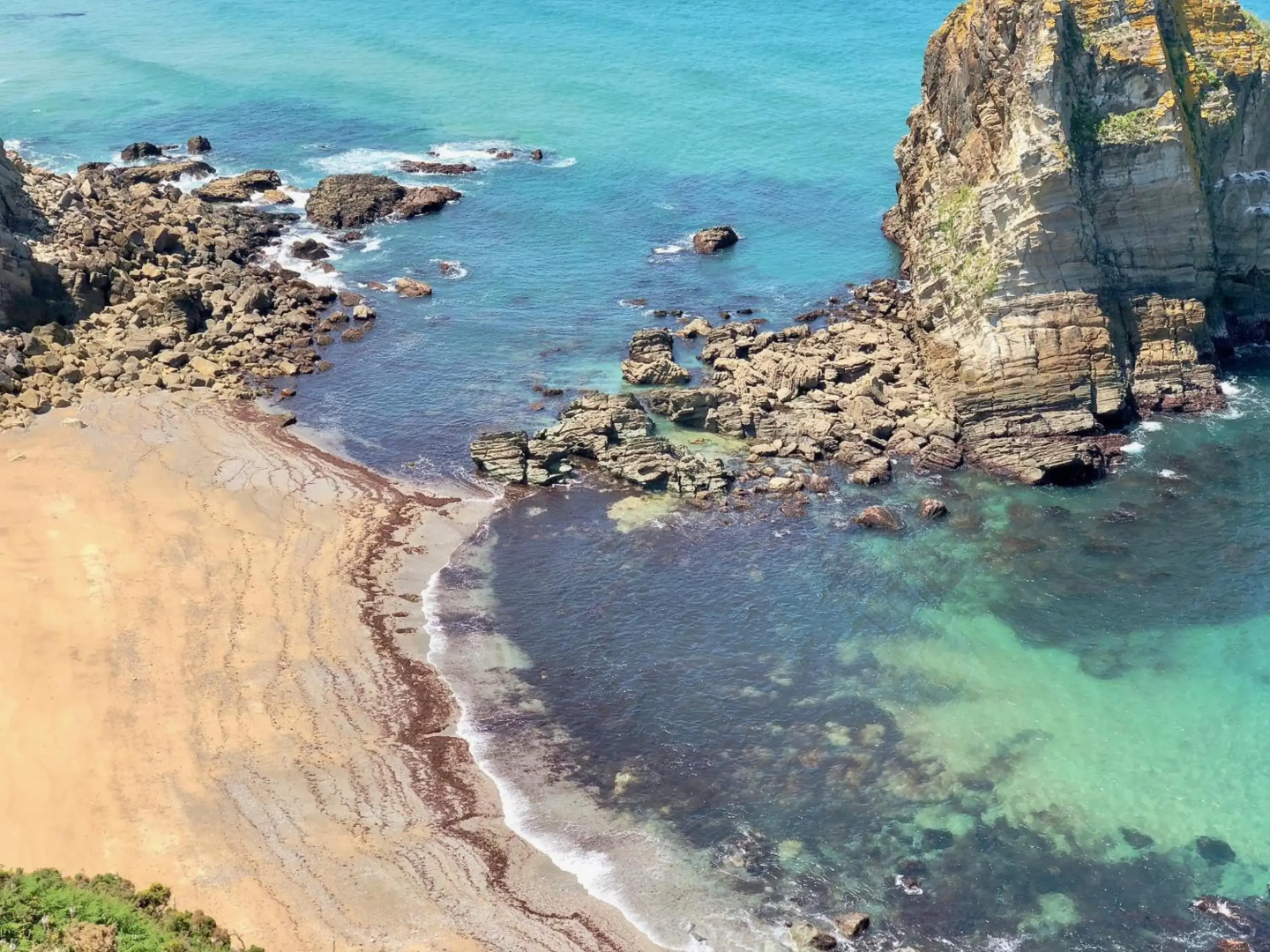 The Cliffs - Galleon Amieiro