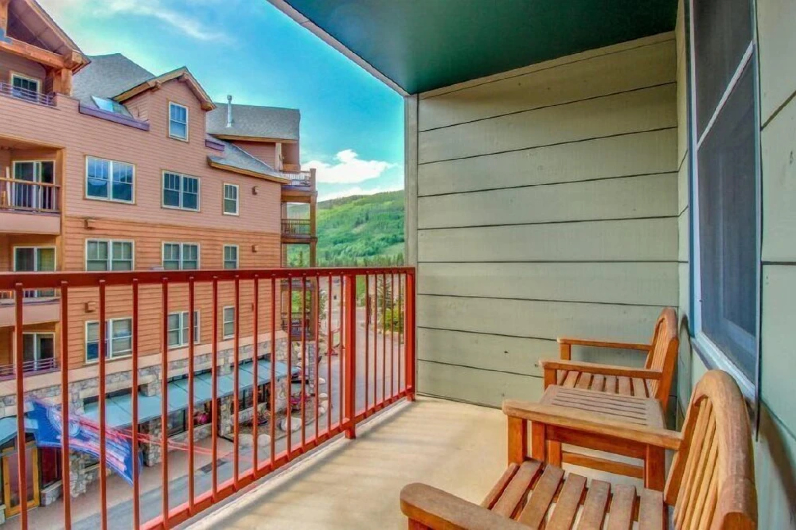 1 Bedroom Mountain Condo in the Heart of River Run Village within walking distance to ski lift