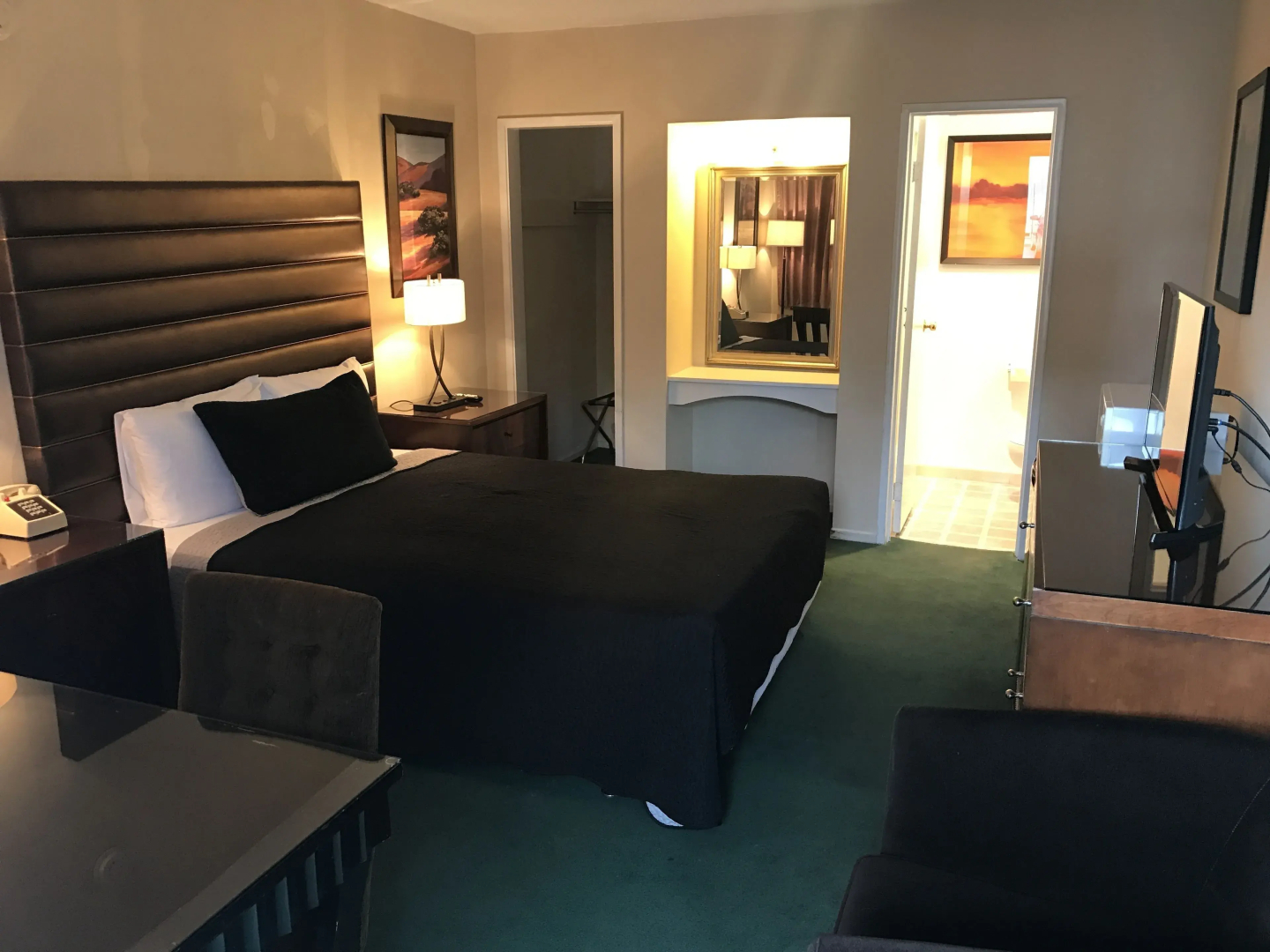 Discovery Inn
