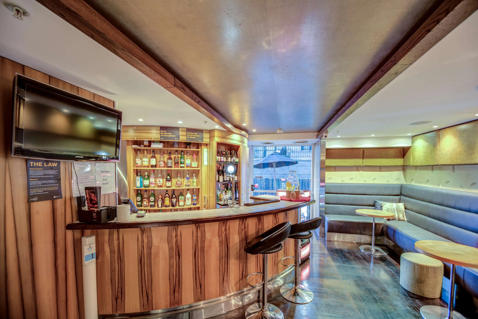 The Quadrant Hotel & Suites