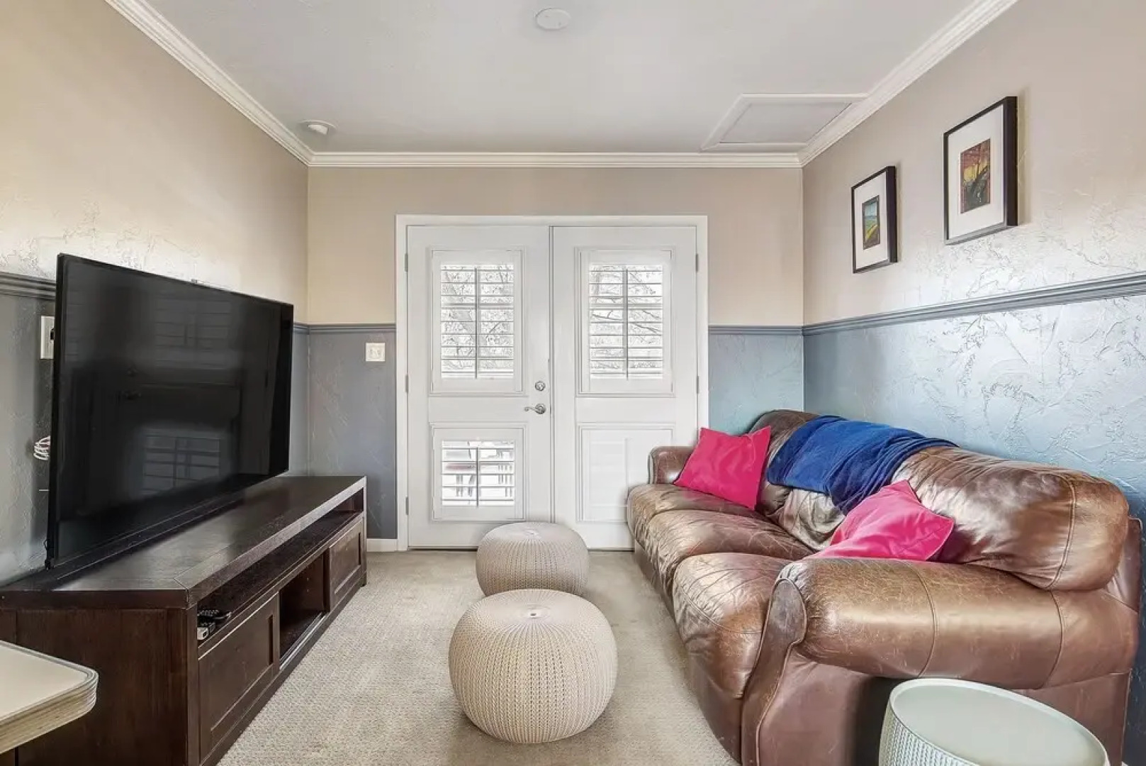 Klo6985 - Huge Home with Backyard Hot Tub! Parking