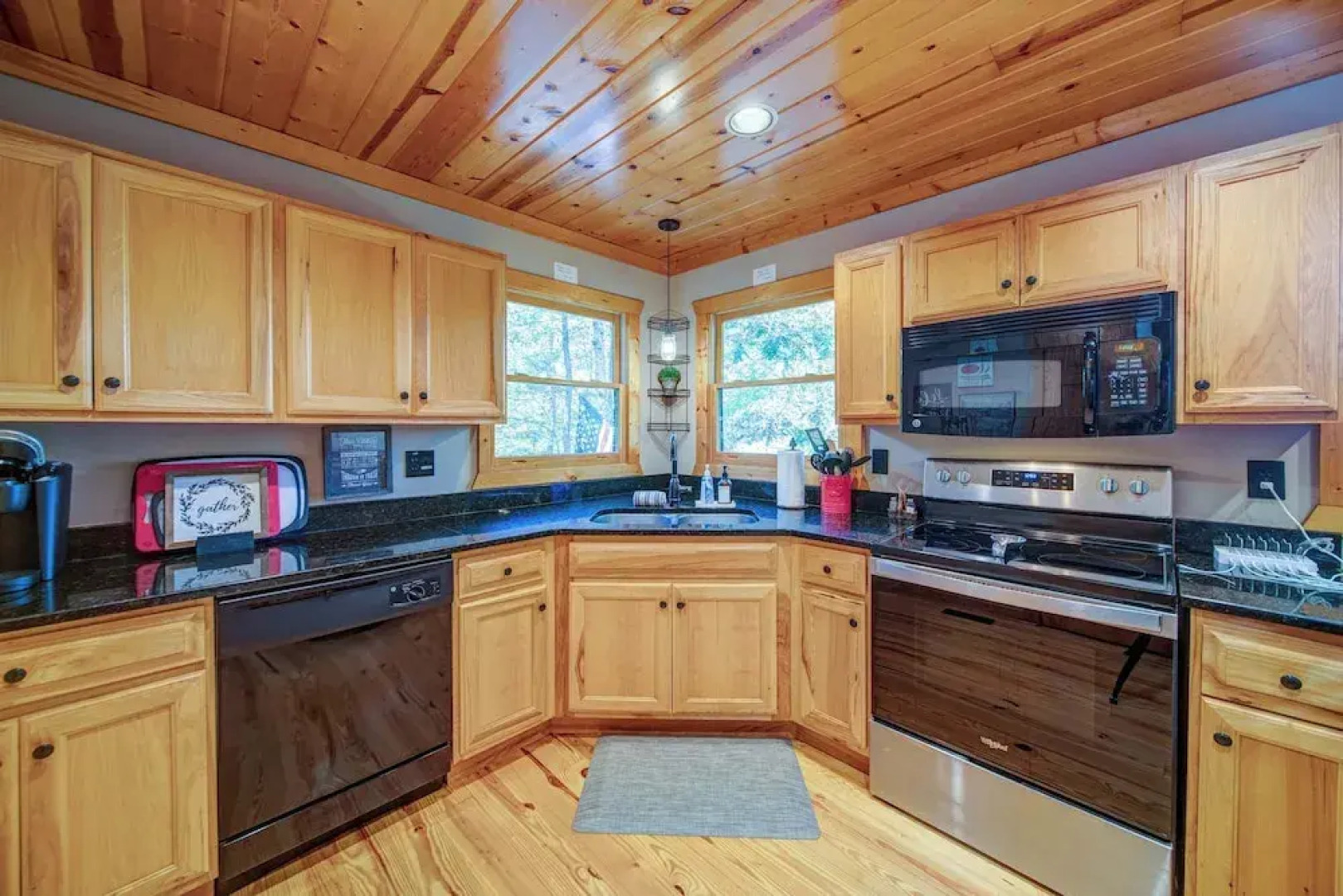 Buck Valley Lodge Mountain Getaway!