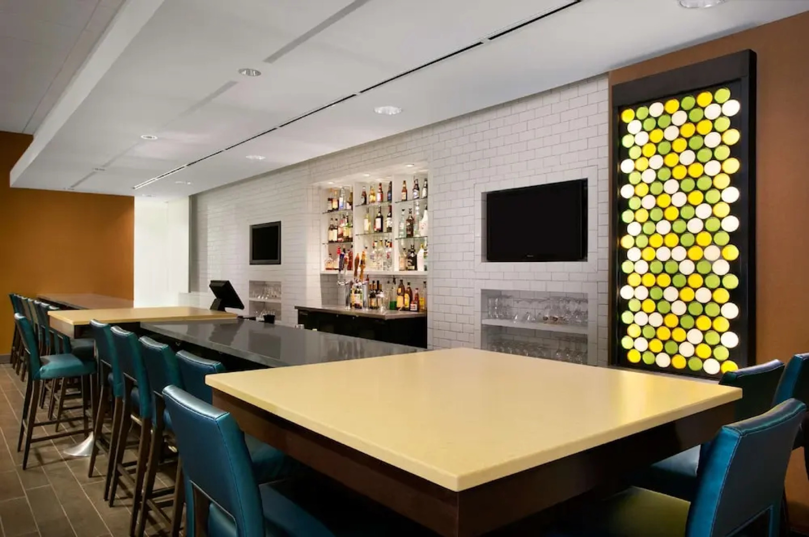 Aviator Hotel Suites, BW Signature Collection