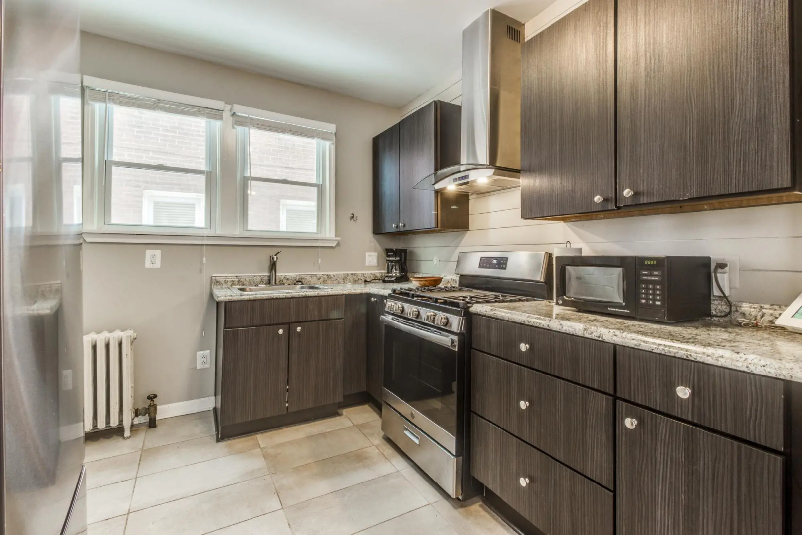 Great 6 bedroom peaceful family retreat