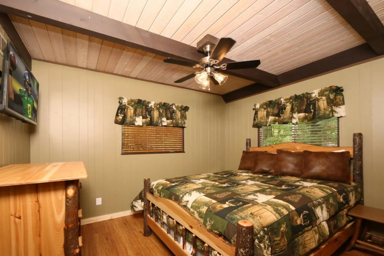 Million Dollar View - Four Bedroom Cabin