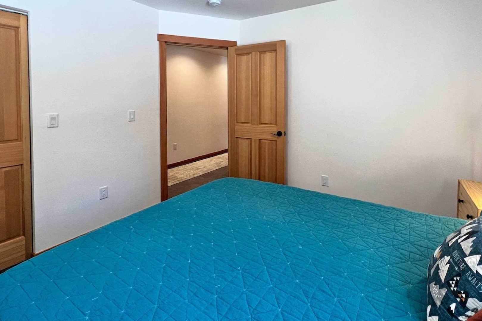 Modern Beaver Valley Cabin w/ Hot Tub & Games!