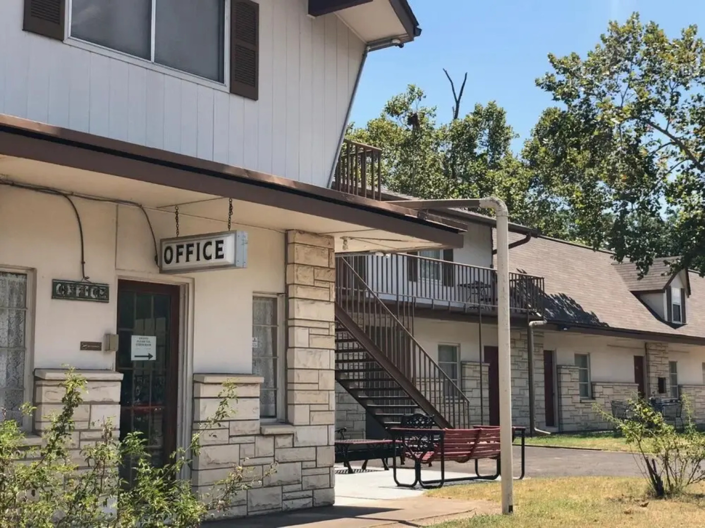 Azure Hills Inn & Suites