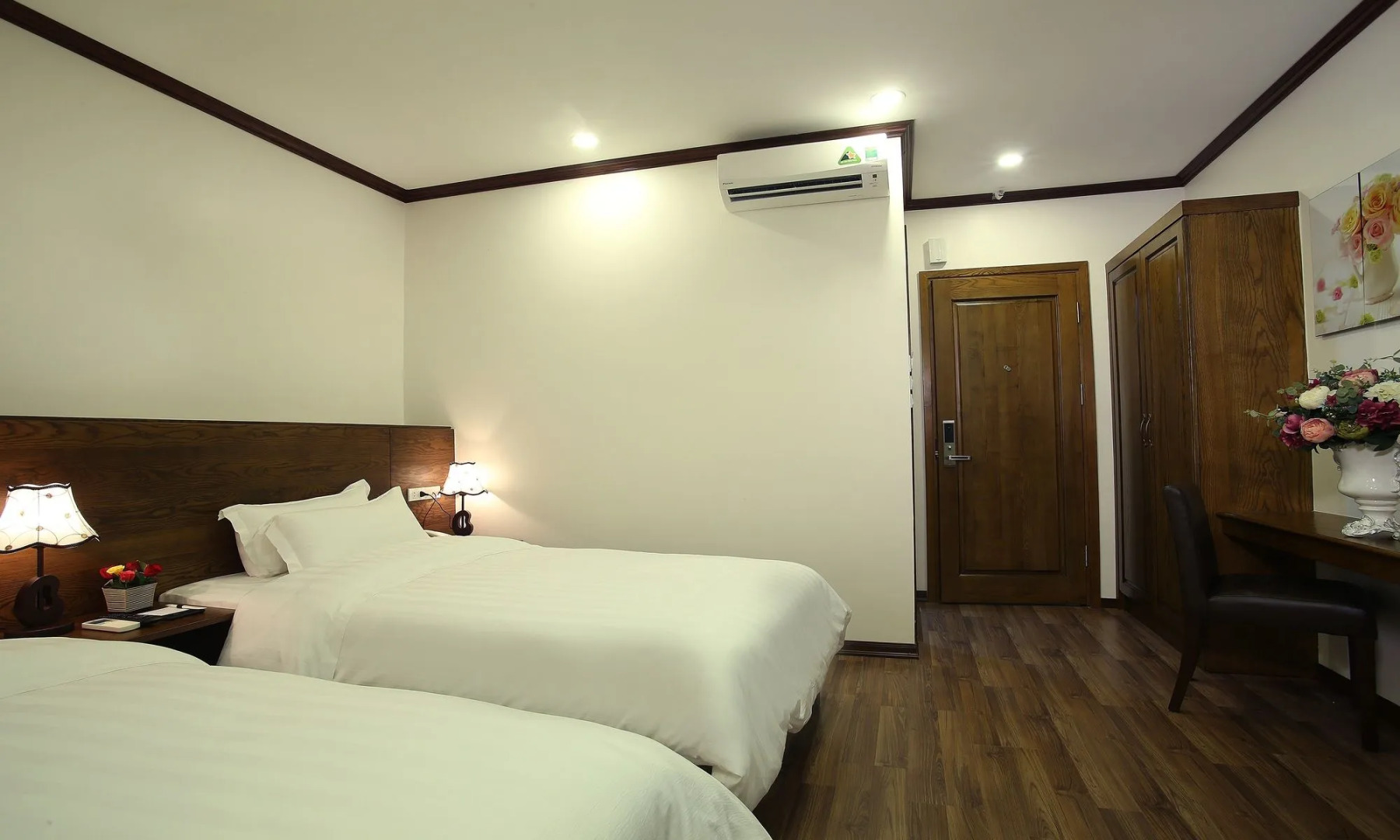 West Lake Home Hotel & Spa