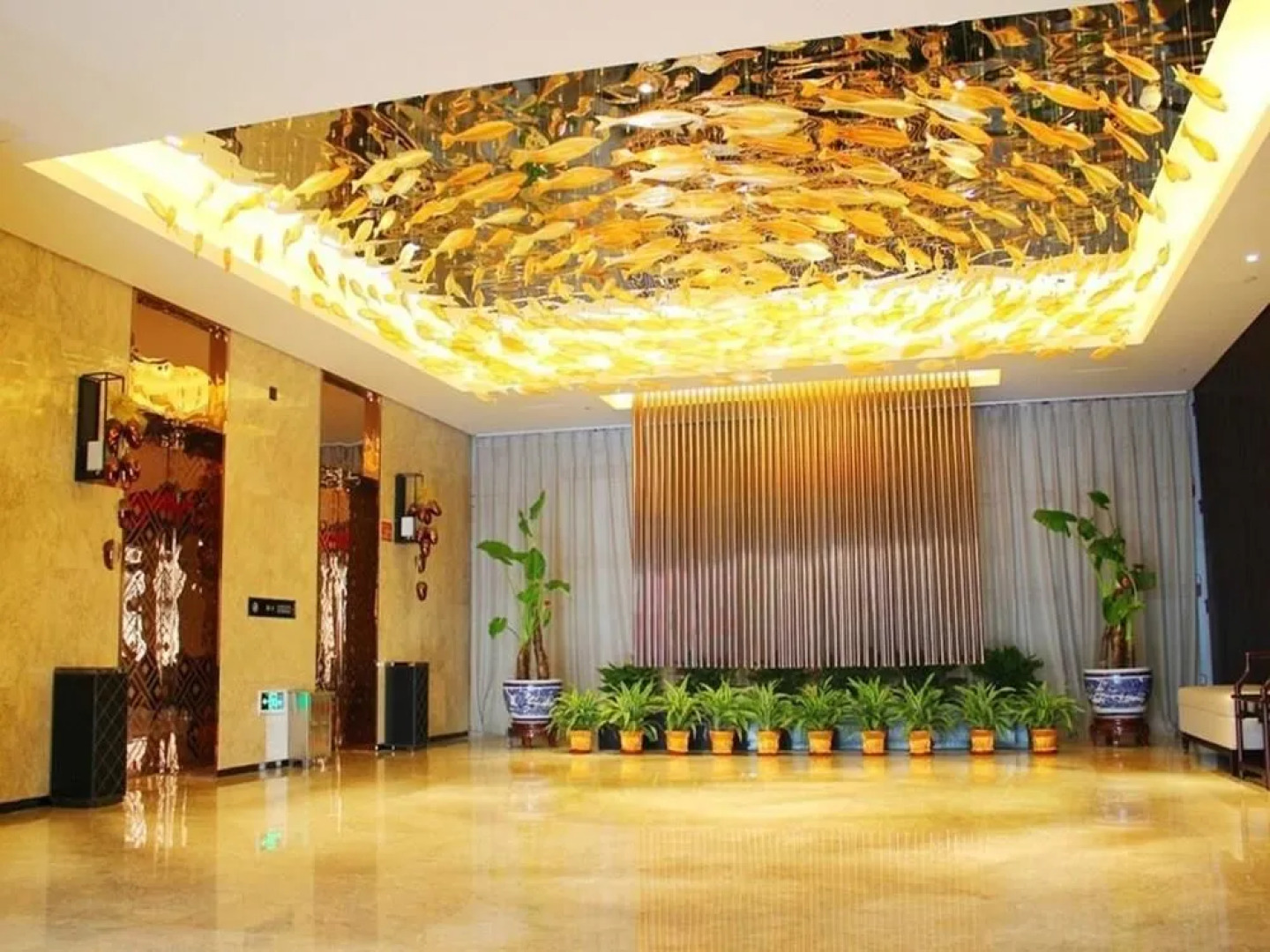 Maritime Hotel (Zhengzhou Century Amusement Park Zhongyuan Tower)