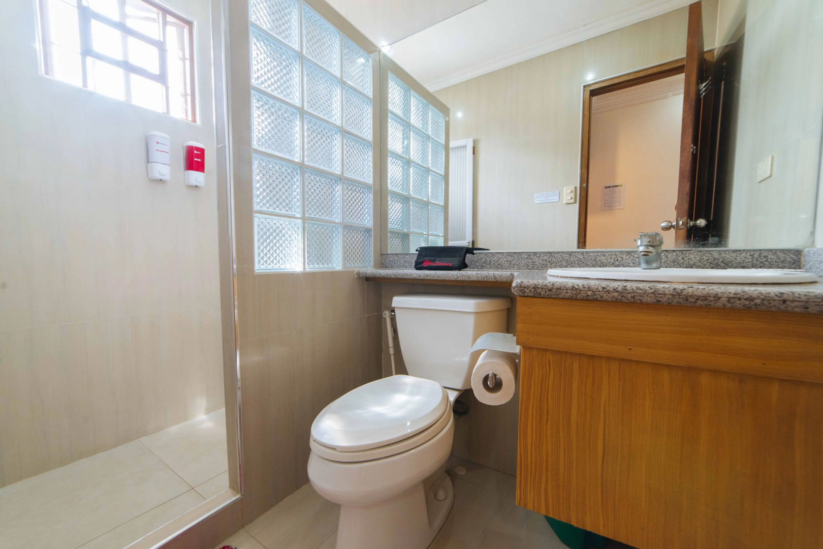 RedDoorz Plus @ Starhomes Olivianville