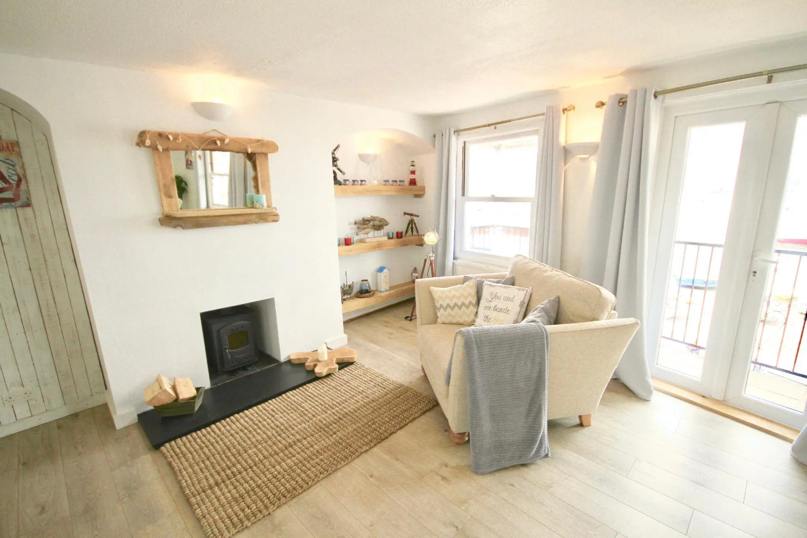 Crab Shack - Luxury beach side duplex apartment