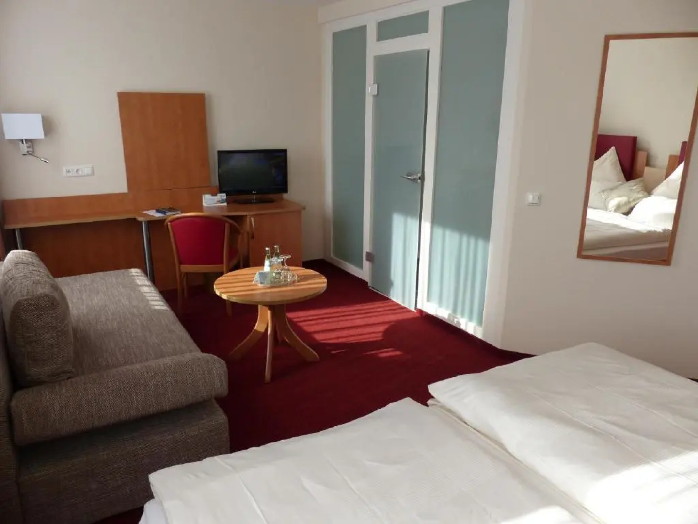 City Hotel by Celina