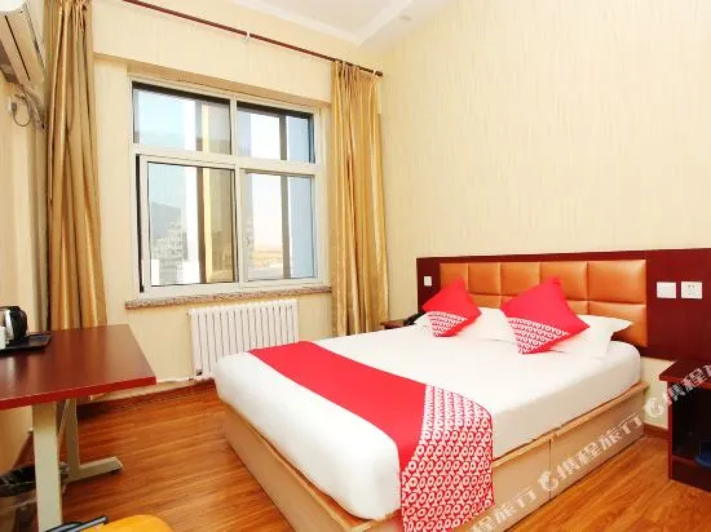 Ward Aladdin Hotel (Weifang Railway Station Taihuacheng Branch)