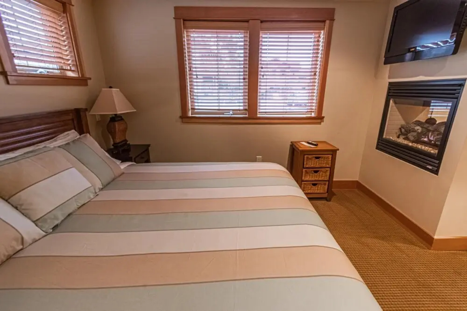 Lodges at Cannon Beach B2