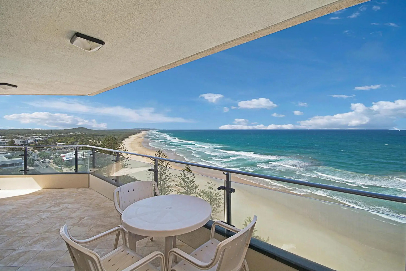 Clubb Coolum Beach Resort
