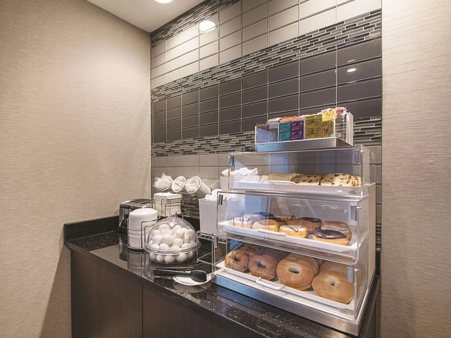 La Quinta Inn & Suites by Wyndham Austin Round Rock