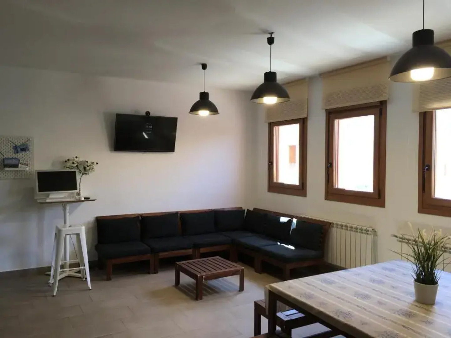 Hornillos Meeting Point (Pilgrim Hostel)