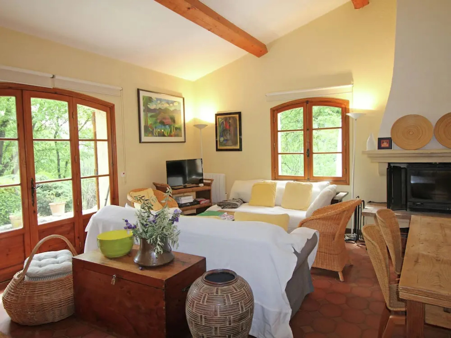 Family Friendly Villa With Secured Private Pool and Beautiful Nature Garden, 1.5 km From Seillans