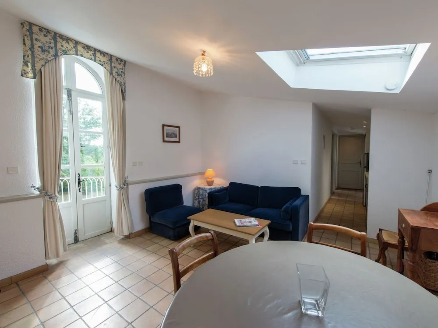 Lavish Apartment in Saint-clair With Balcony