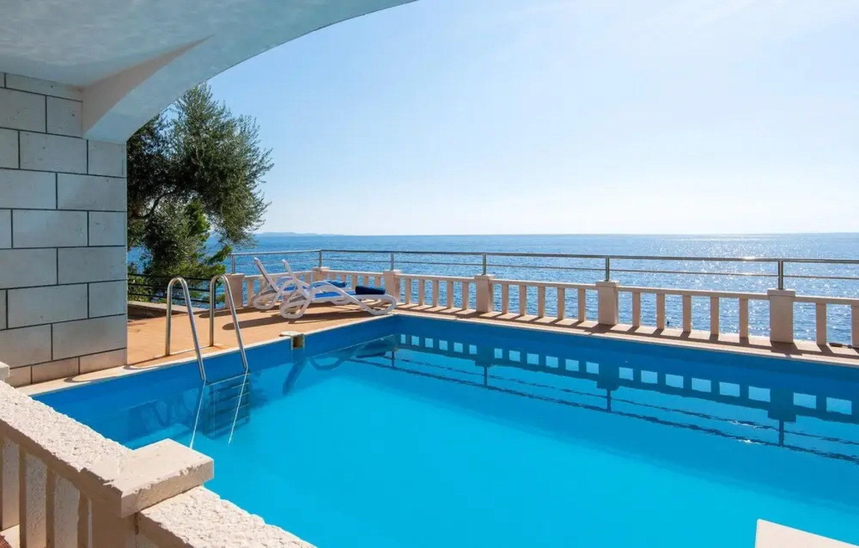 Nice Apartment in Dingac With 2 Bedrooms, Internet and Outdoor Swimming Pool