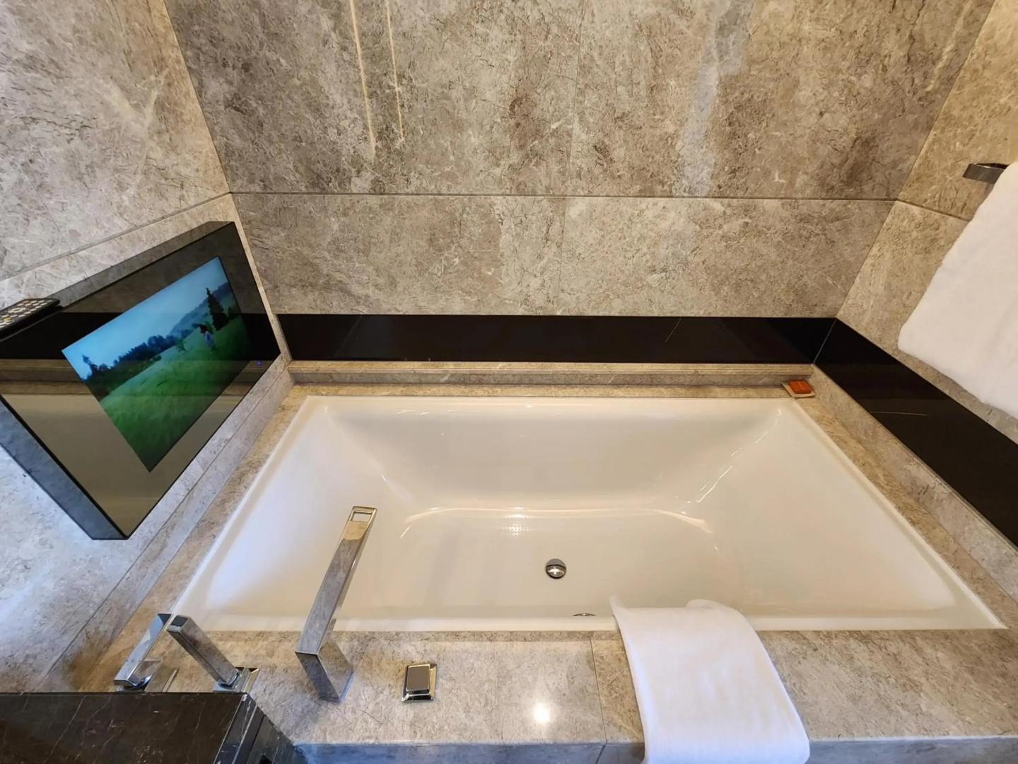 Crowne Plaza Hong Kong Kowloon East by IHG