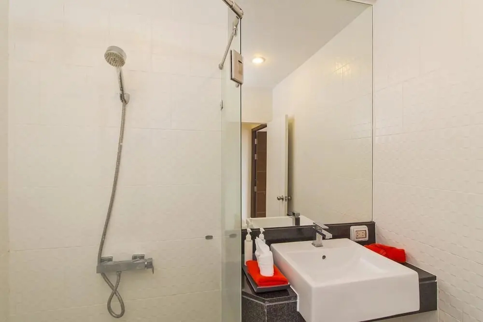 Chic Condo Karon by RESAVA