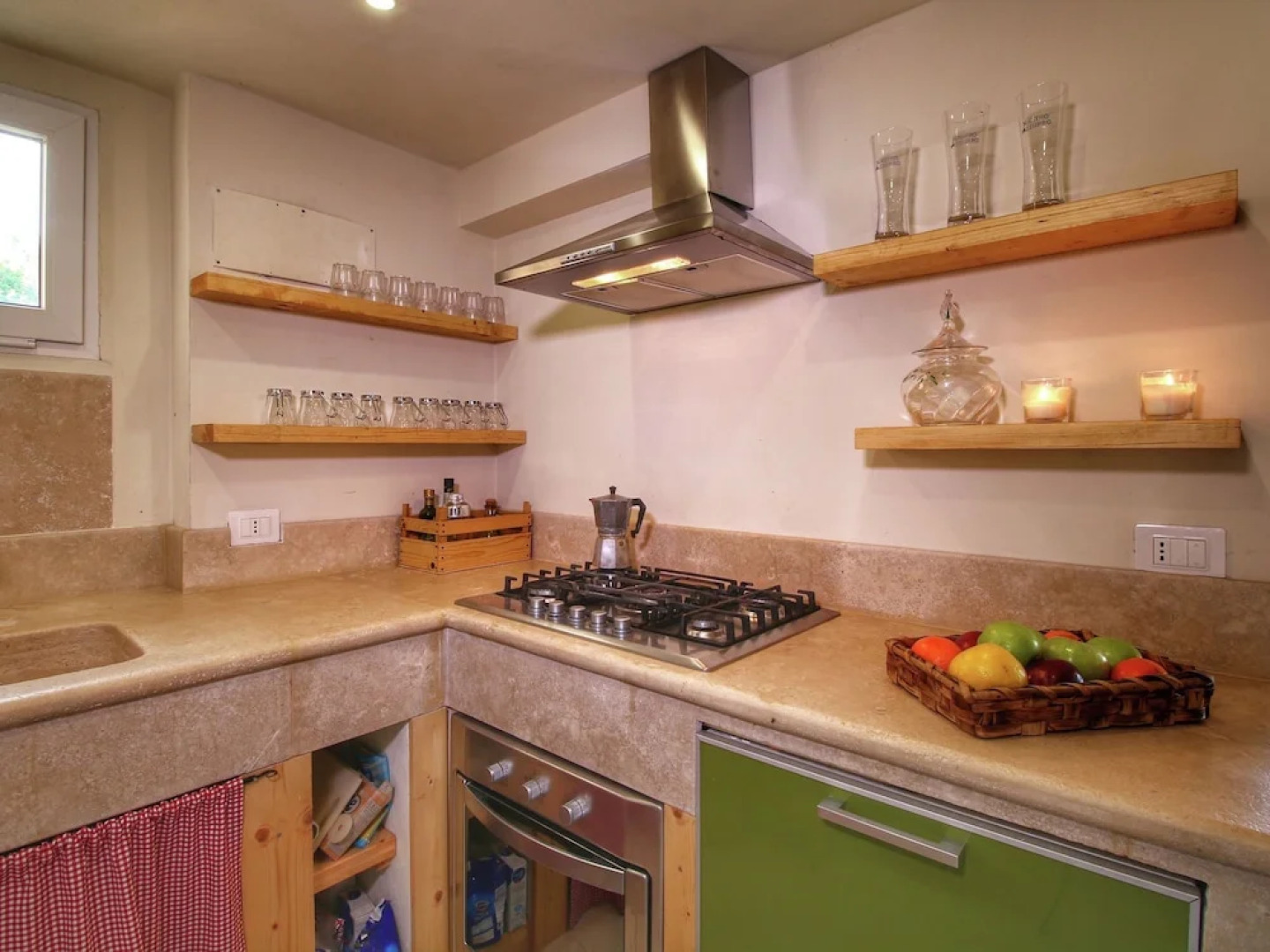 Luxurious Villa in Monte San Savino with Jacuzzi