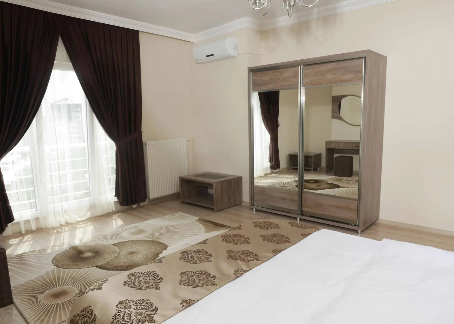 Royal Life Residence