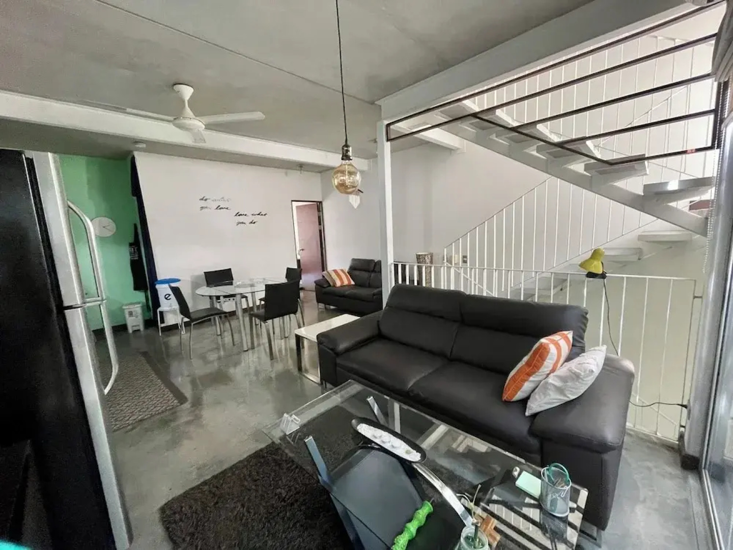 Beautiful Spacious Loft 2 Bedrooms 2 Full Baths 2 car Garage in Downtown