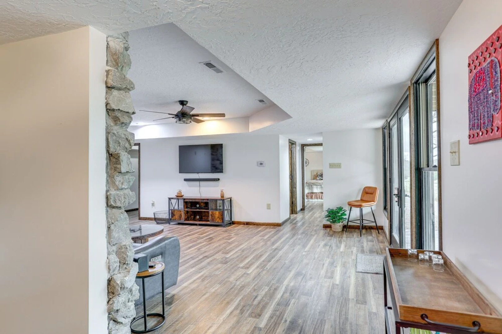 'the Duck Farm' Sugar Tree Hideaway w/ Yard!