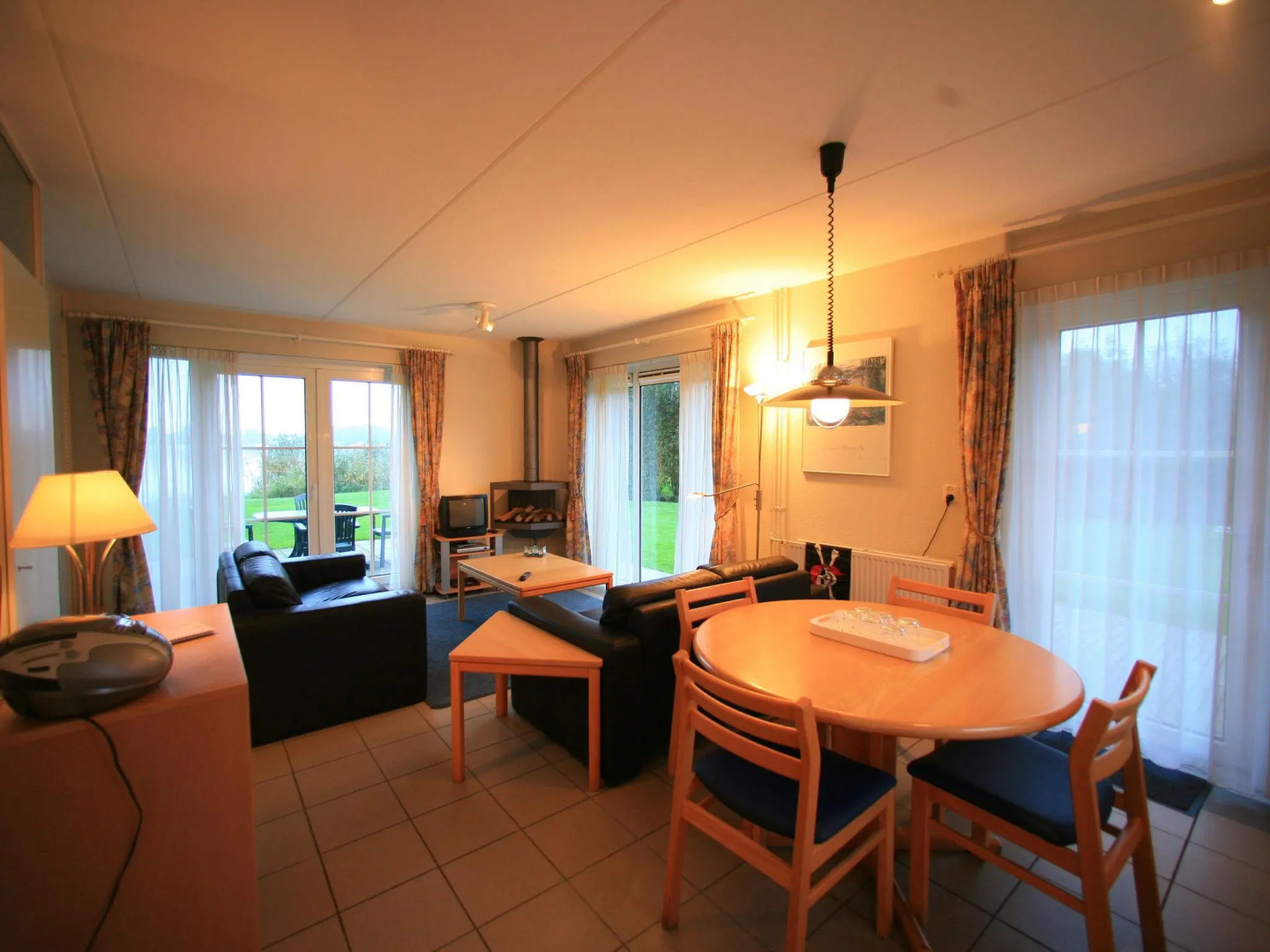 Comfortable bungalow with massage shower, within nature