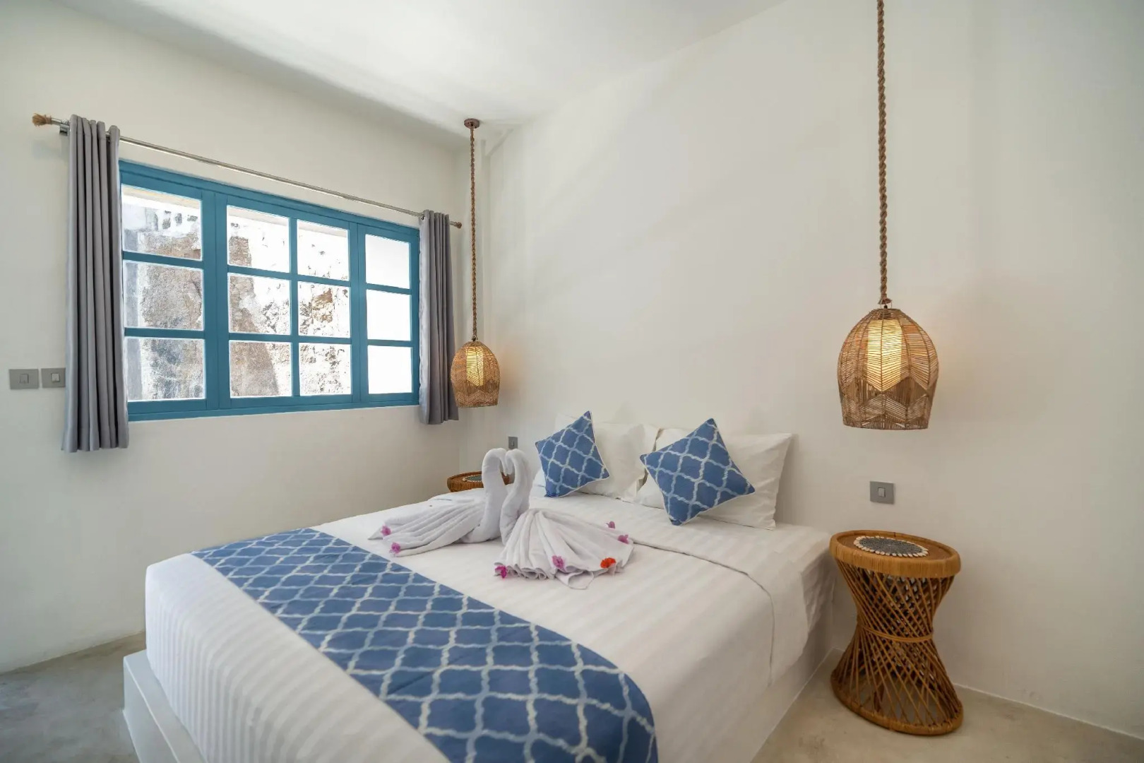 Seaesta Komodo Hotel & Hostel