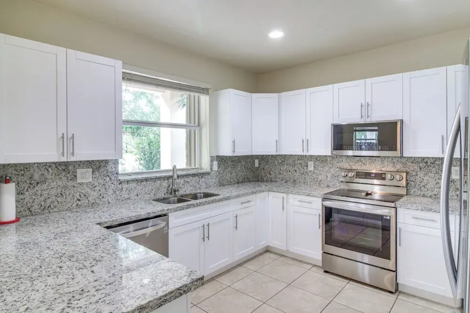 Yard w/ Lake View: Remote Working Hub in Homestead