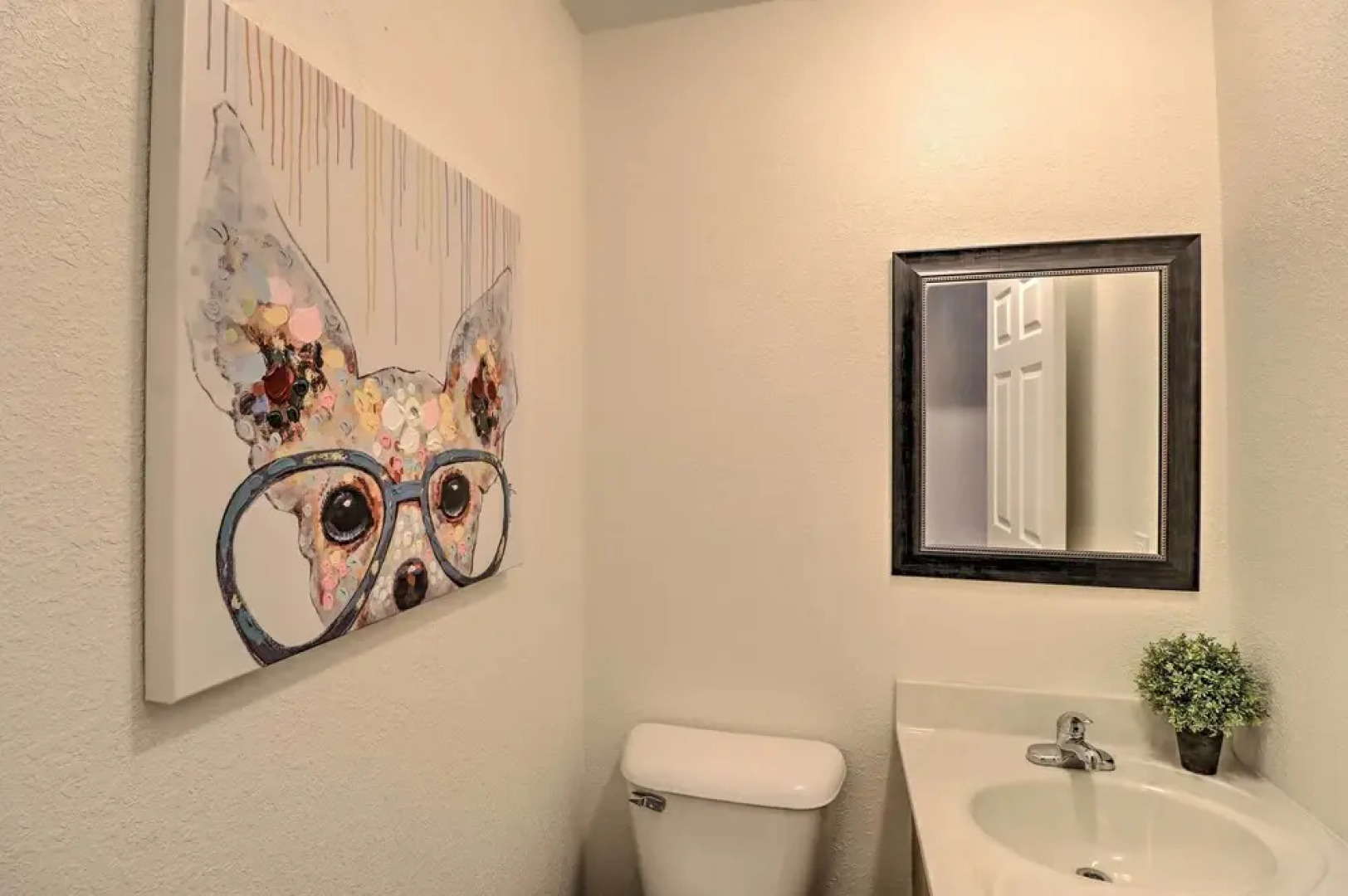 Pet-friendly West Plains Pad < 1 Mi to Dtwn!