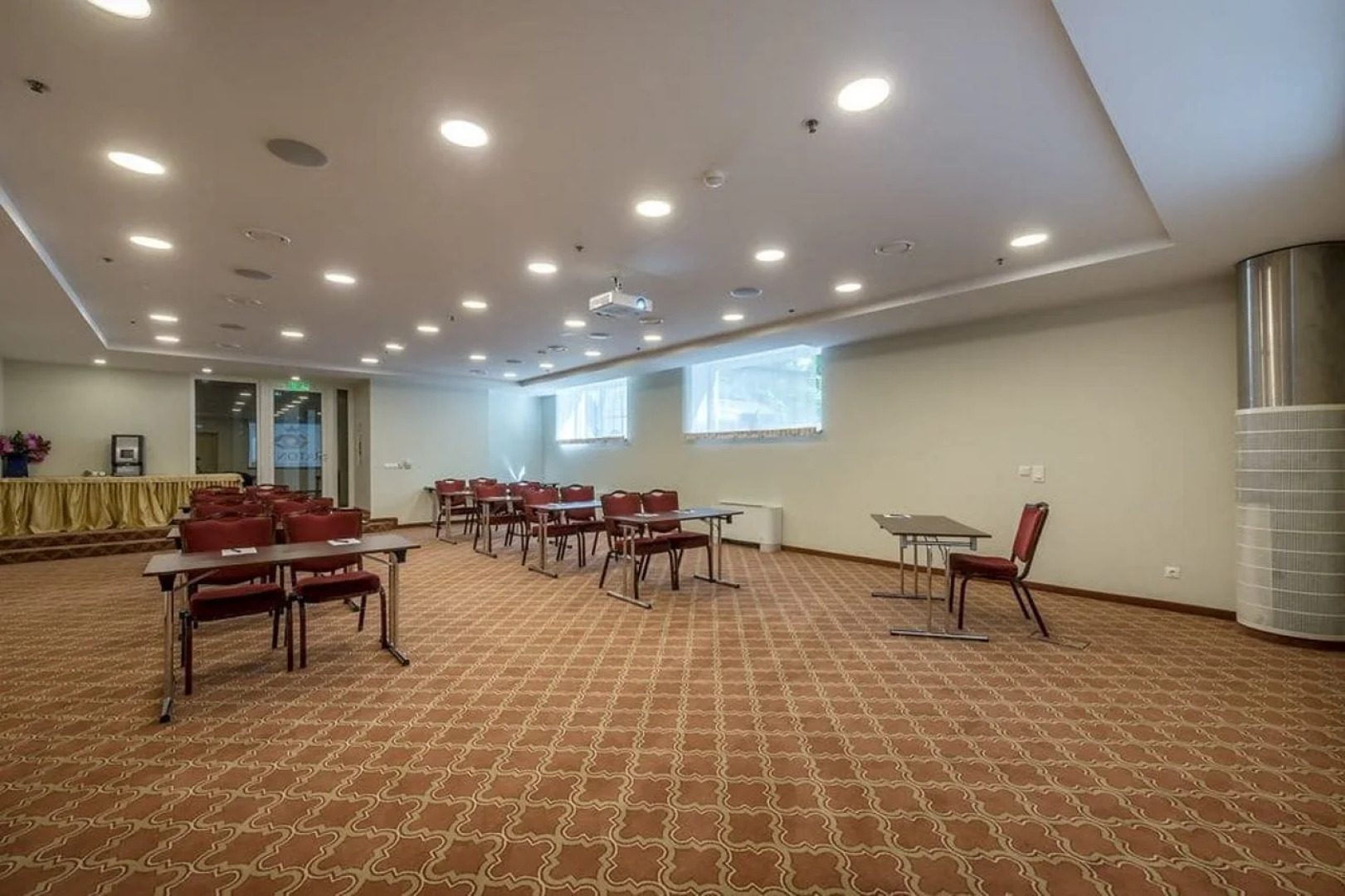 Ratonda Centrum Hotel