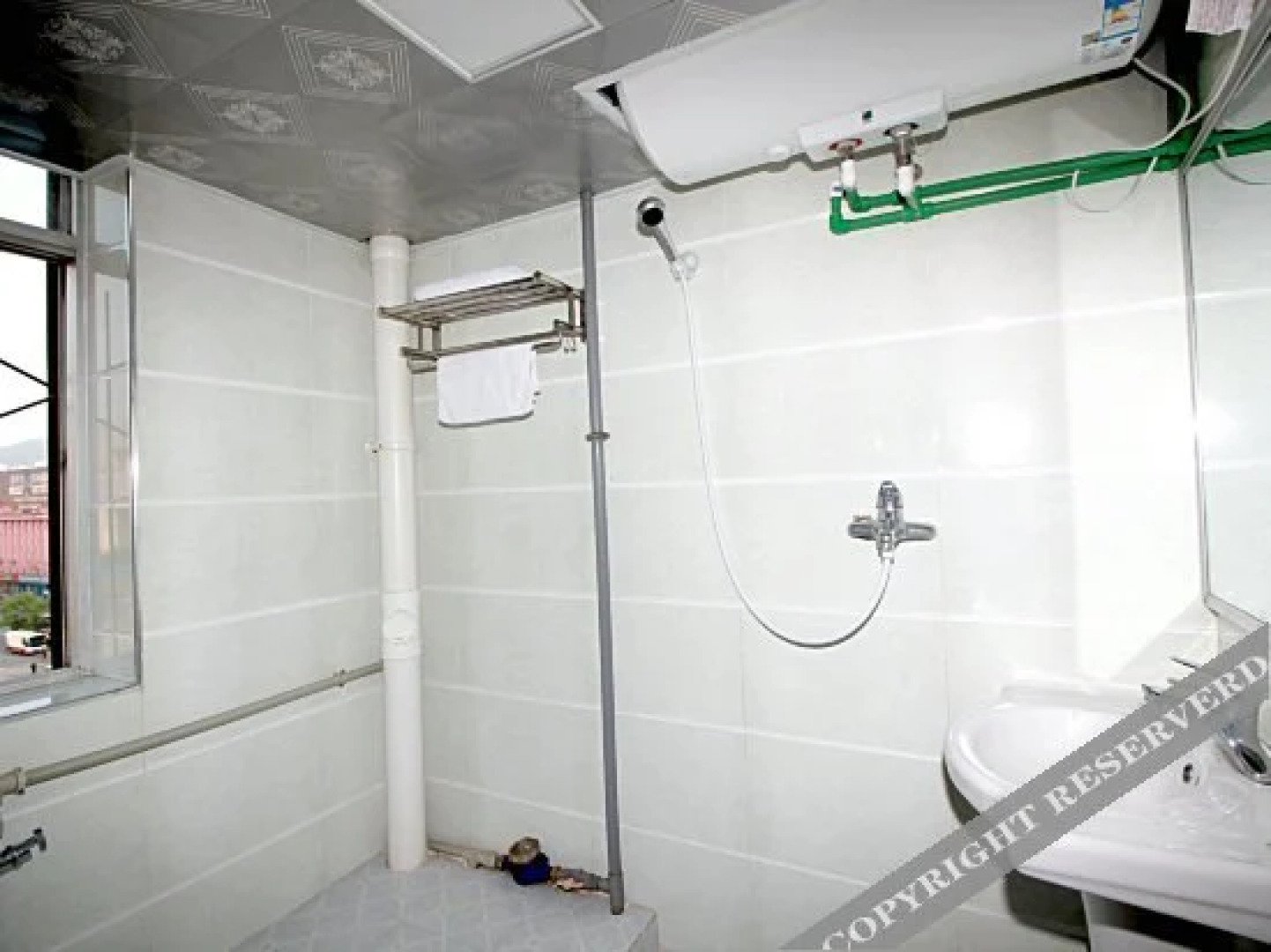 Xinyi Business Hotel