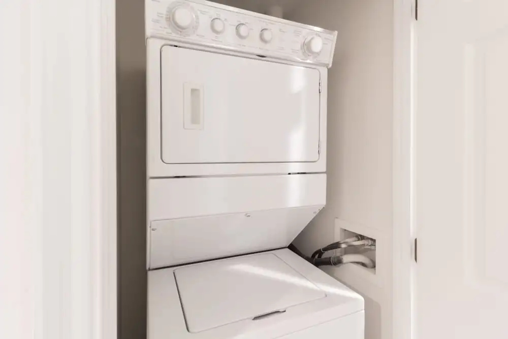 Downtown LA Fully Furnished Apartment