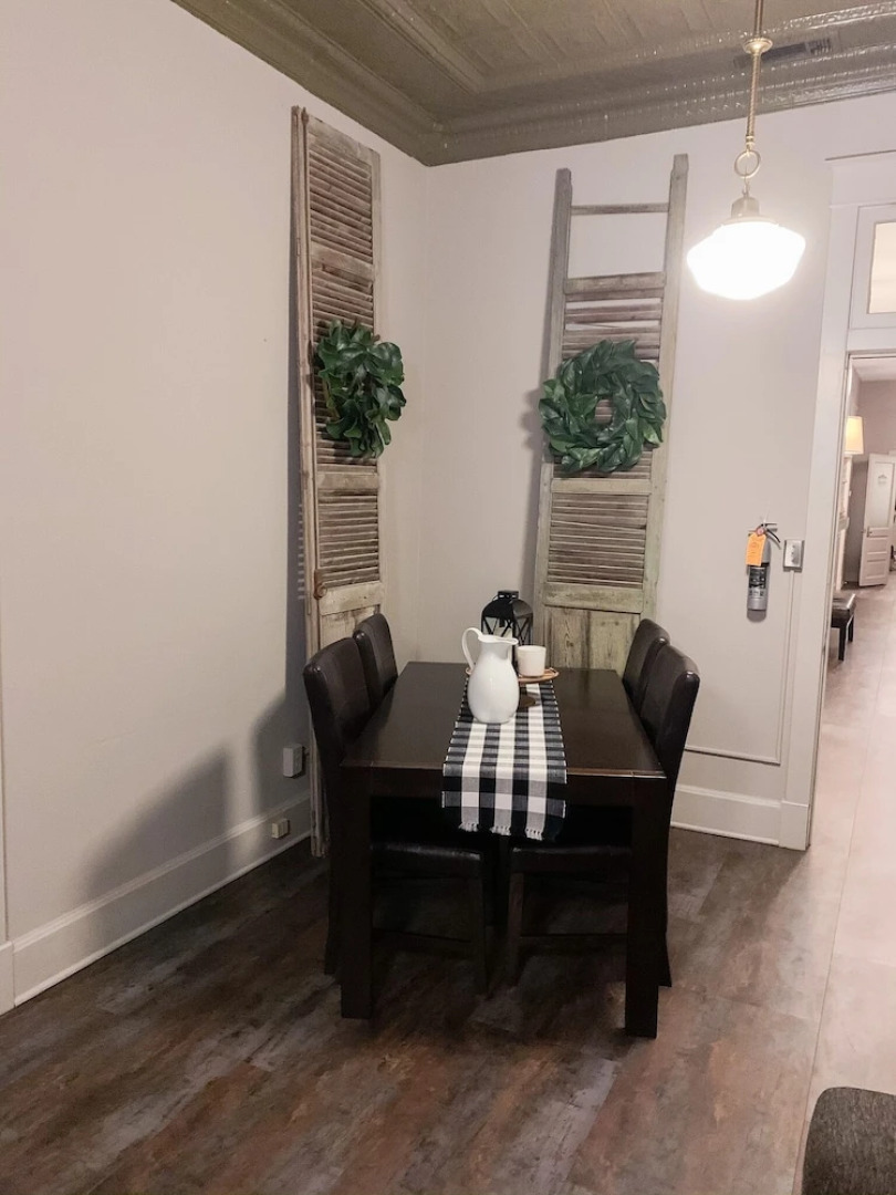 The Loft on the Square Guest Suites