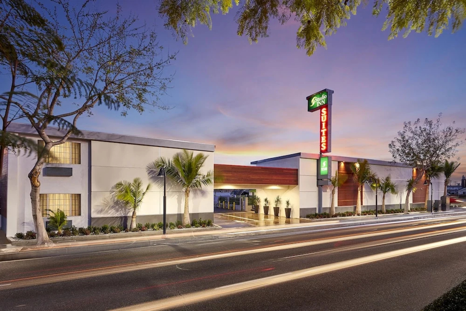 Studio Inn & Suites Downey