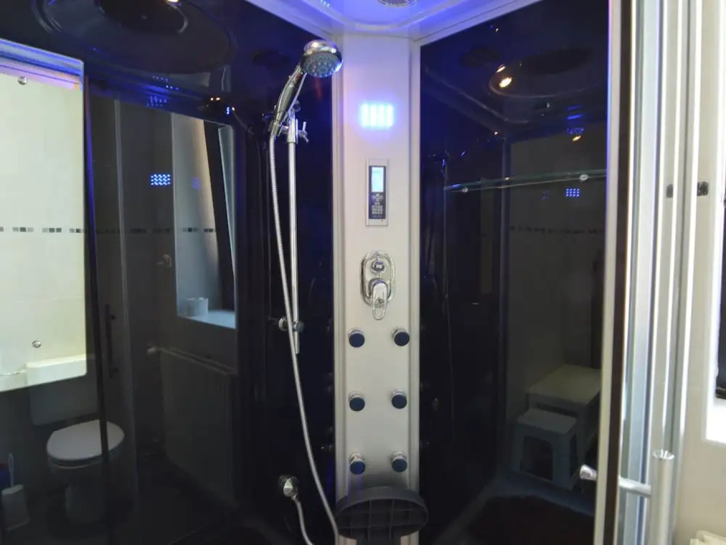 Lovely Modern Apartment, Near the Mosel, Shops and Restaurants