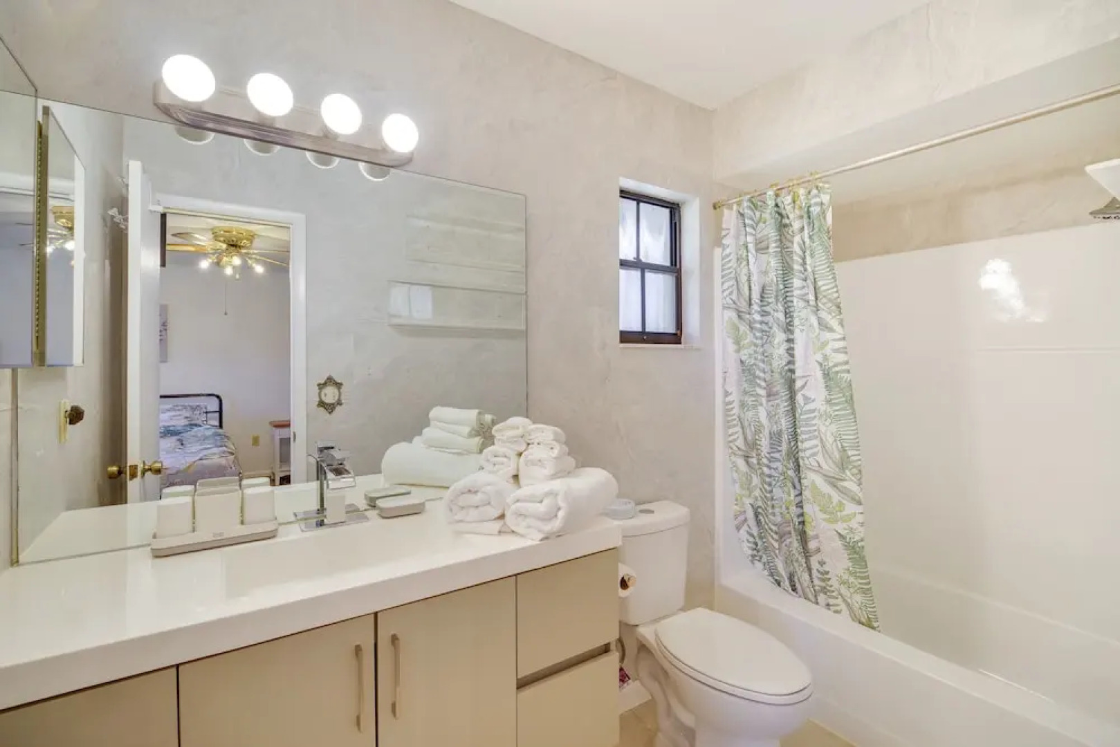 Family-friendly Home on Lake Tulane: Great Views!