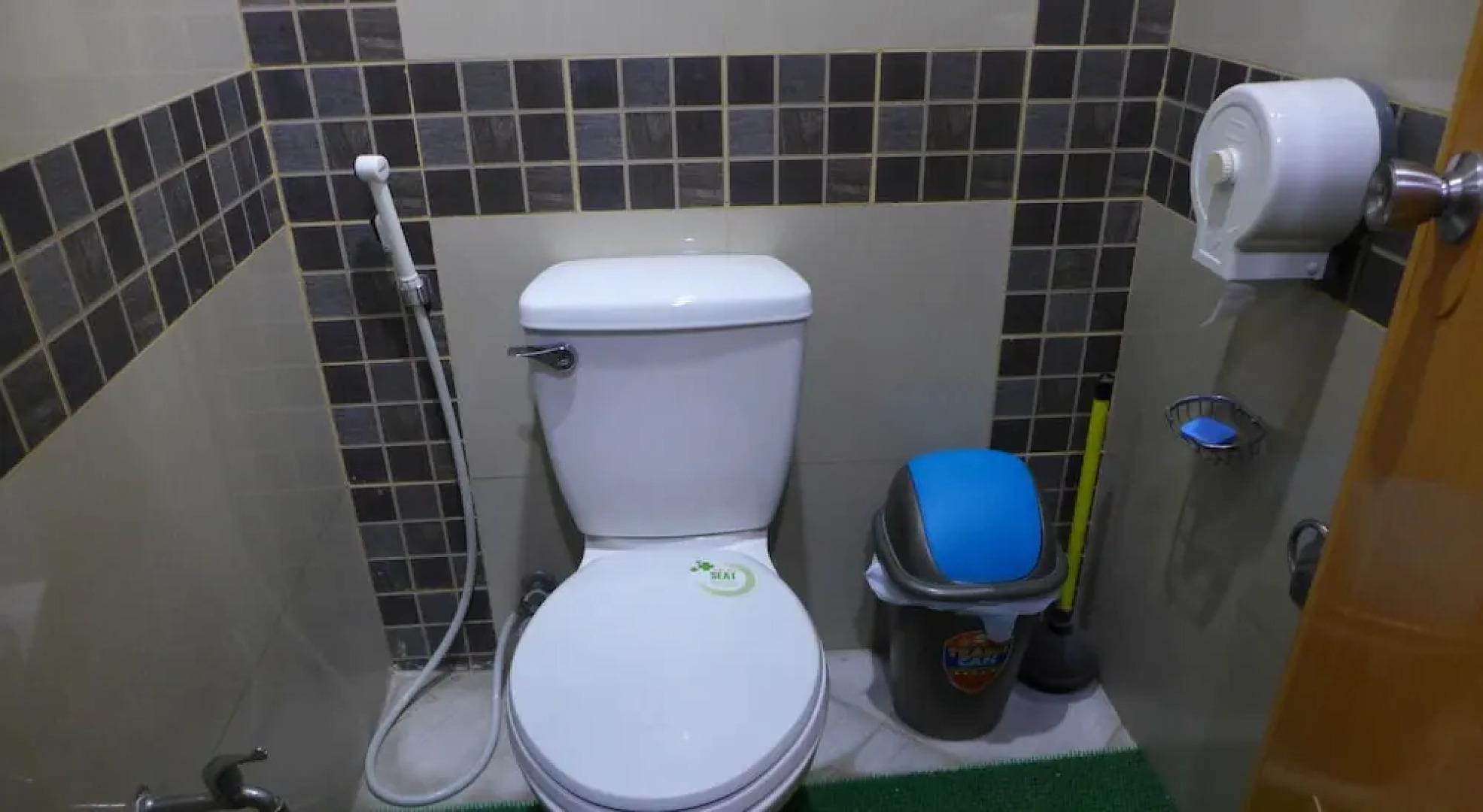 Rozen Suites Paradise