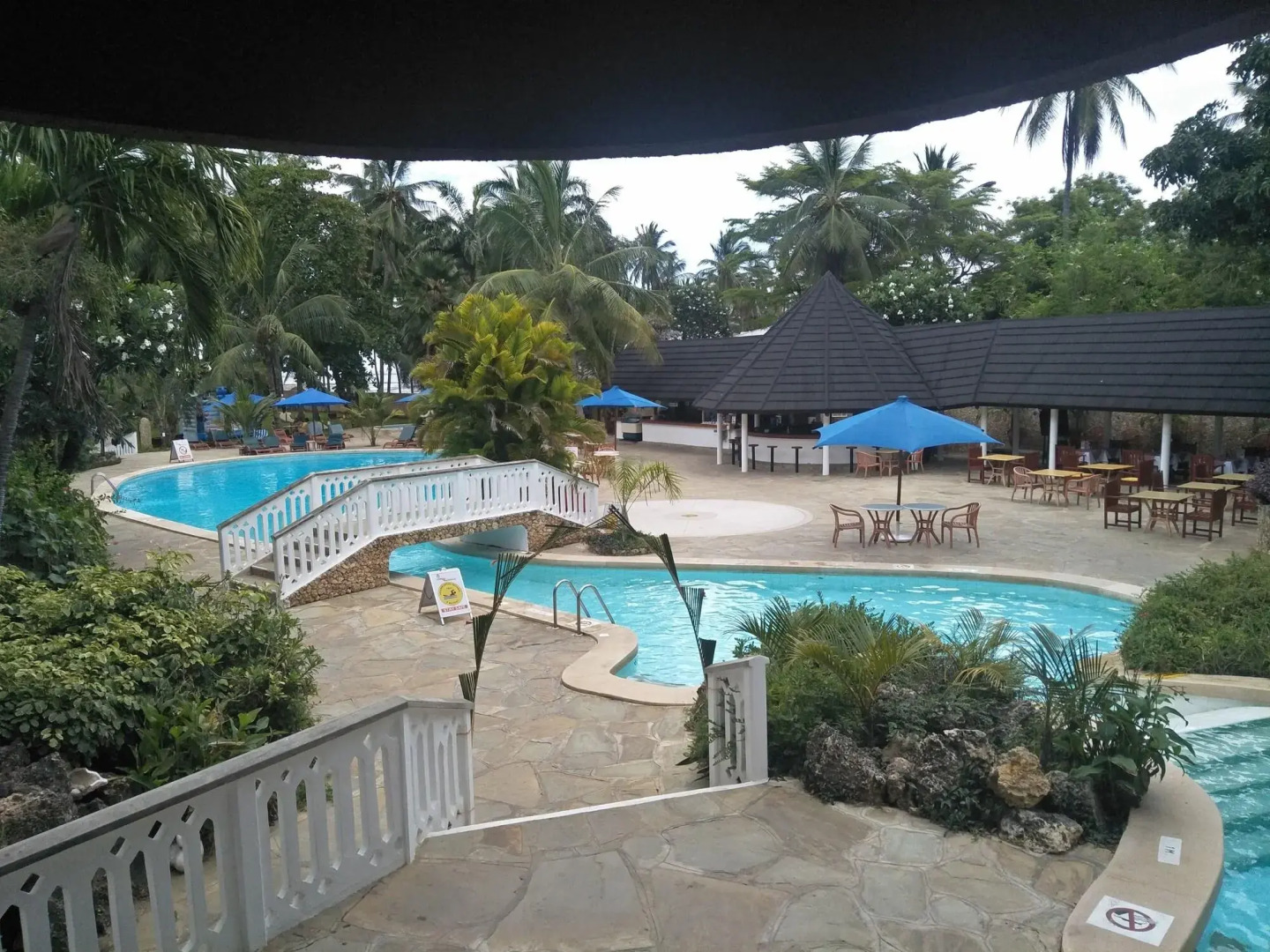 Travellers Beach Hotel & Club