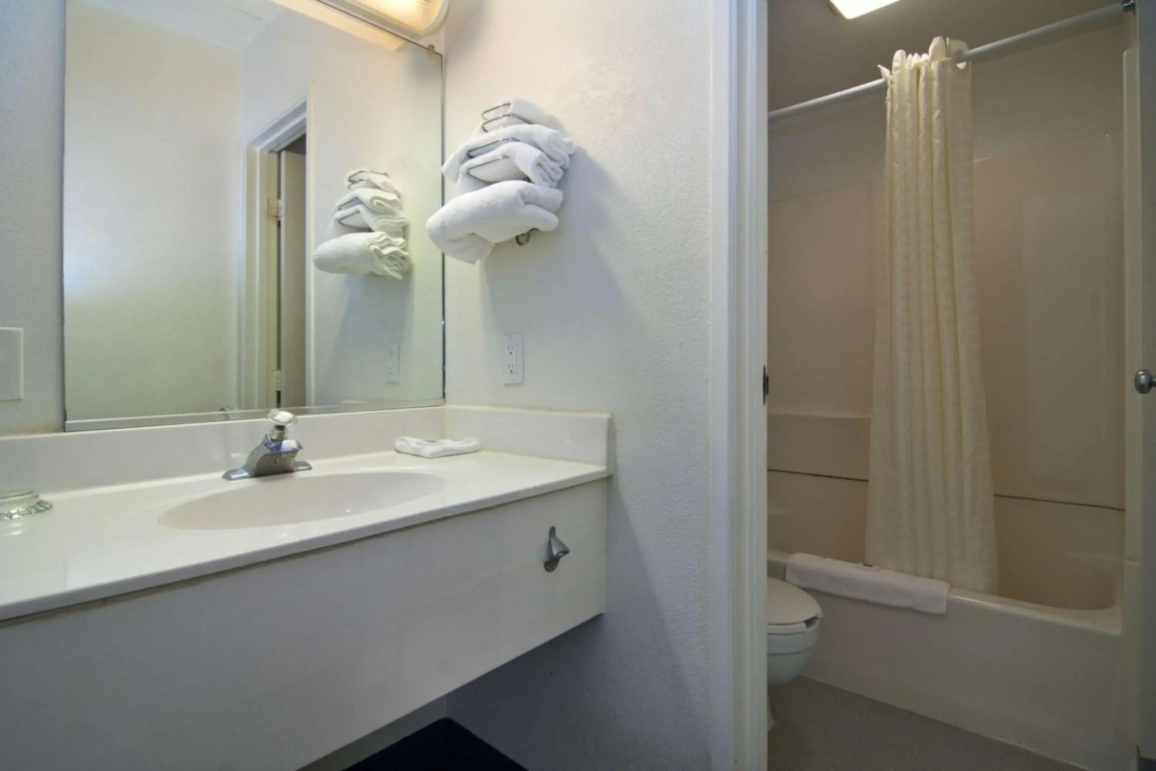 Motel 6 Lakeville, MN - South - Lakeville