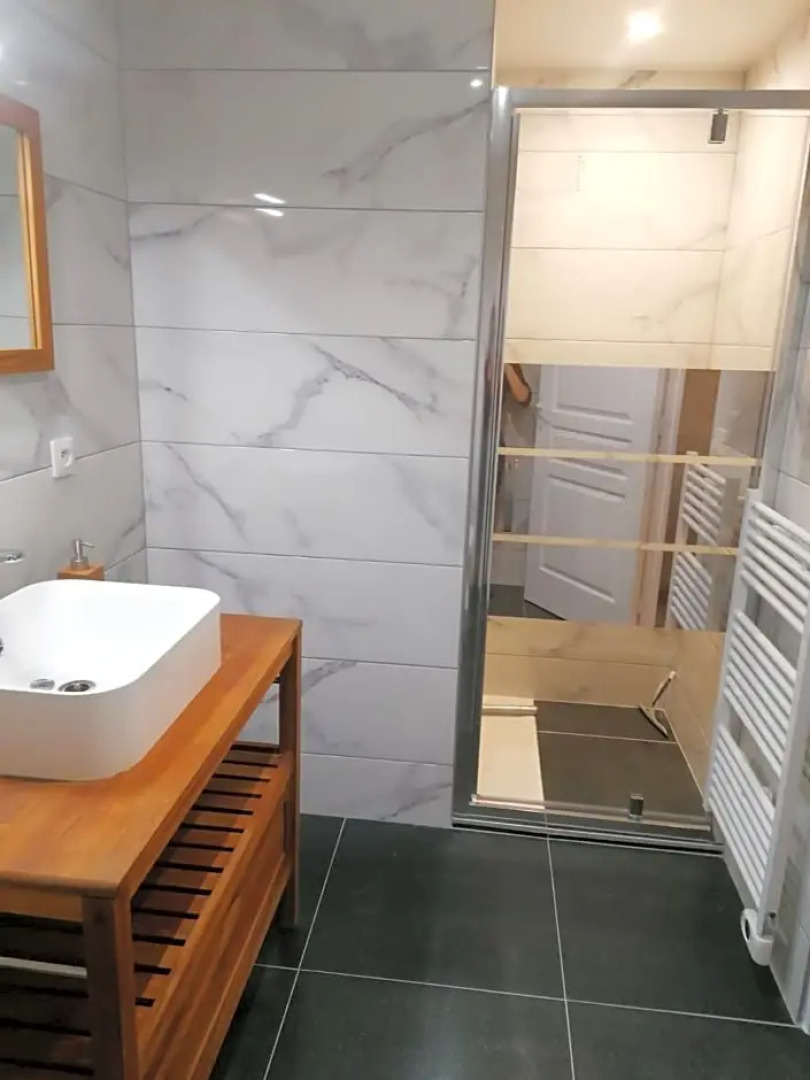 Chambre et belle terrasse