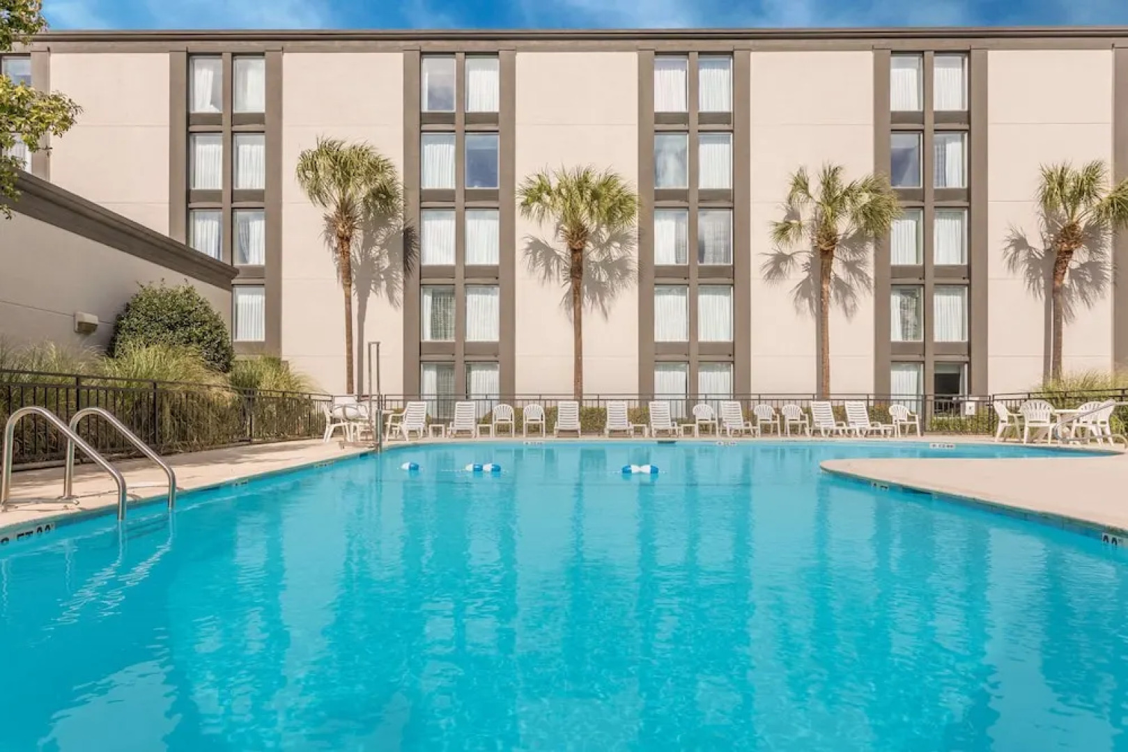 Holiday Inn Express Charleston-Summerville
